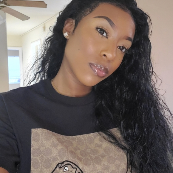 Meet your Posher, Michelle - Picture 2 of 3